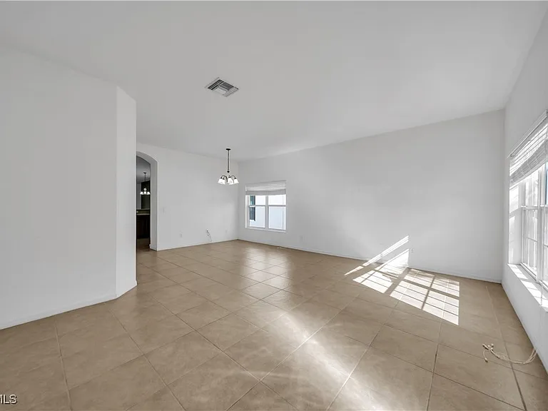 8125 Silver Birch Way — Photo 20