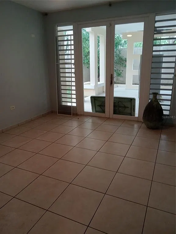 4 bed, 3.5 bath, 2230 sqft, $2,500 — Photo 3