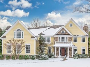 375 Van Beekum Pl, Wyckoff, NJ 07481