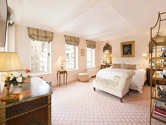 Sold by Sotheby's International Realty | media 6