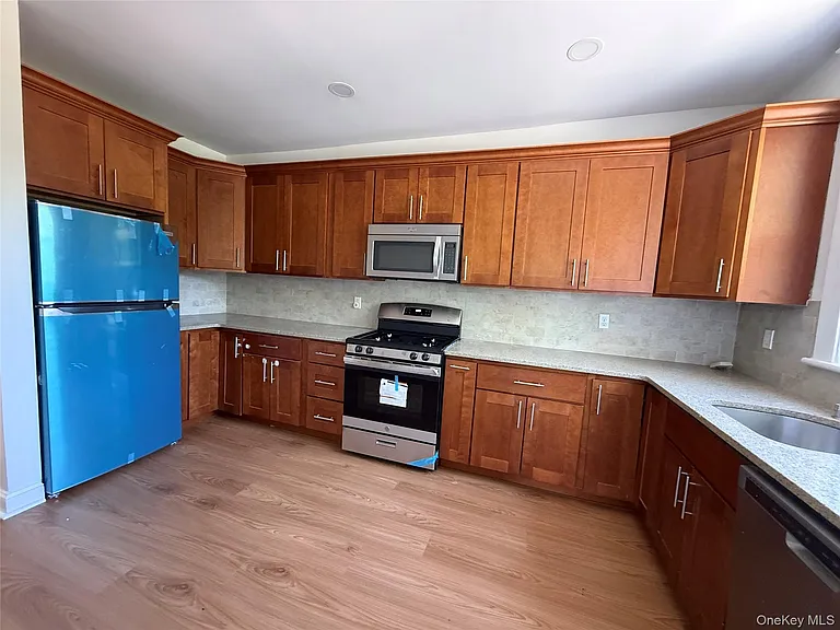 632 Middle Neck Rd #2 — Photo 6
