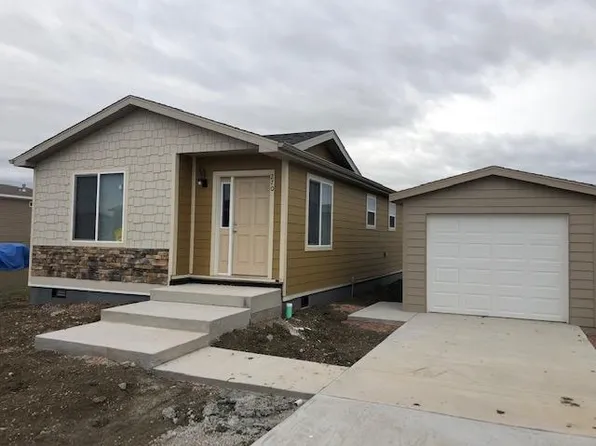 971 Bennington Dr, Box Elder, SD 57719