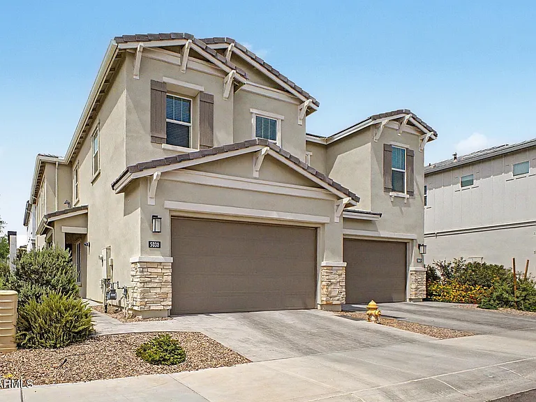 5038 E Anderson Dr — Photo 1