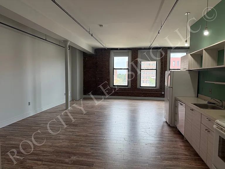 The Hive @ 155 — Photo 3