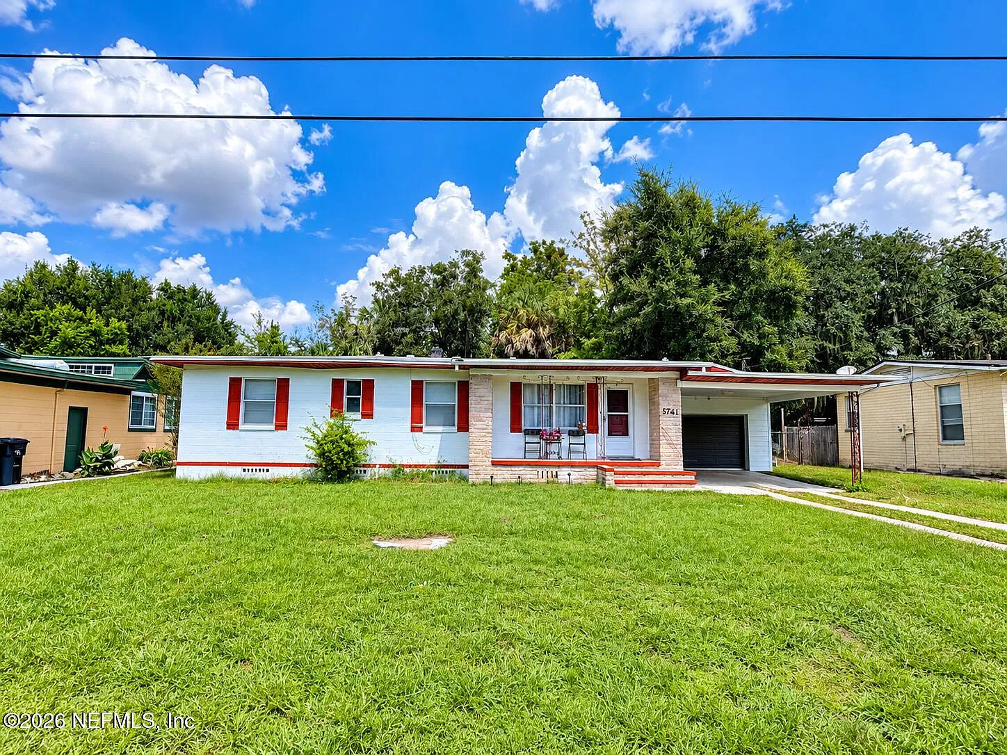 3 bed, 2.0 bath, 1305 sqft, $2,000 — Photo 1