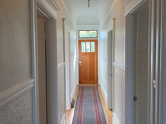 5th image of 374 Delano Ave