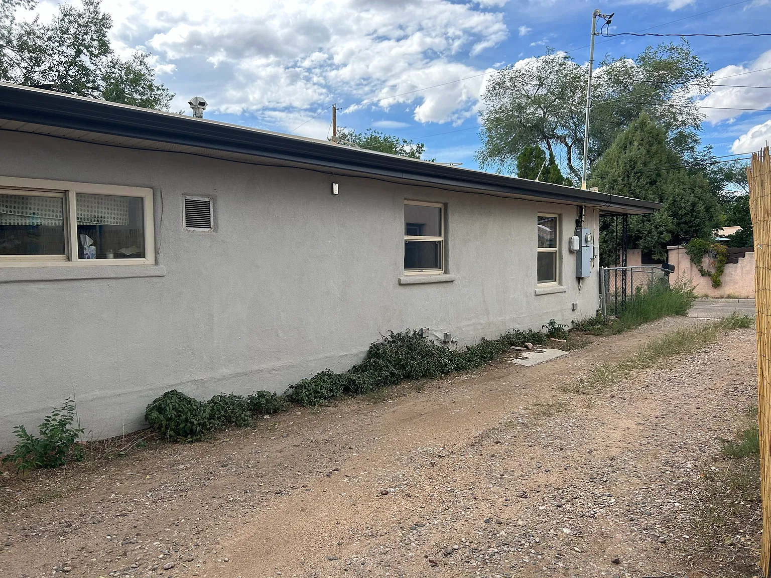 944 Lopez St — Photo 3