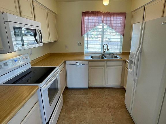 5th image of 204 Mica Dr NE