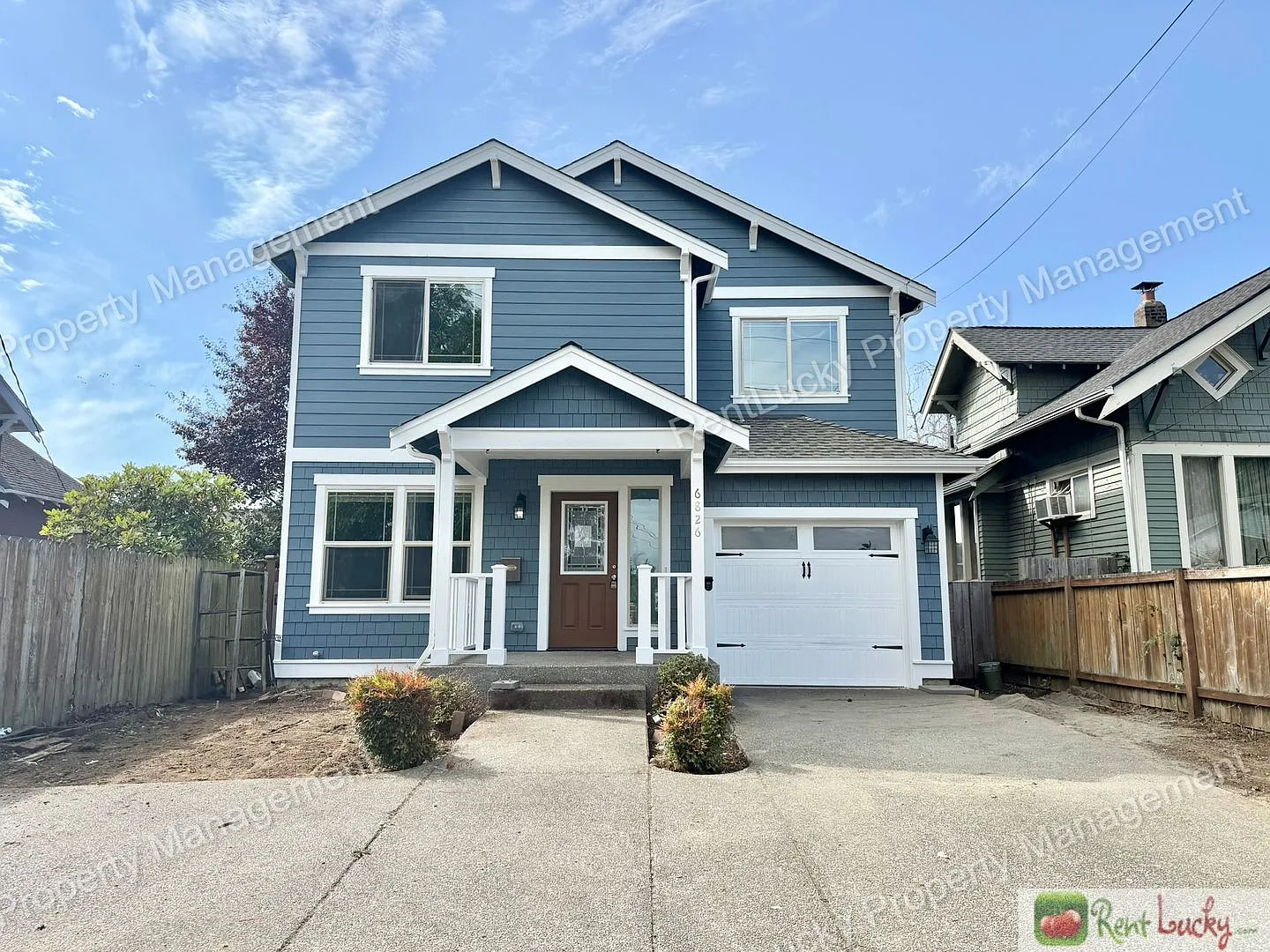 Great 4 Bedroom in Tacoma w/ Bonus Area and Beautiful Kitchen! — Photo 1