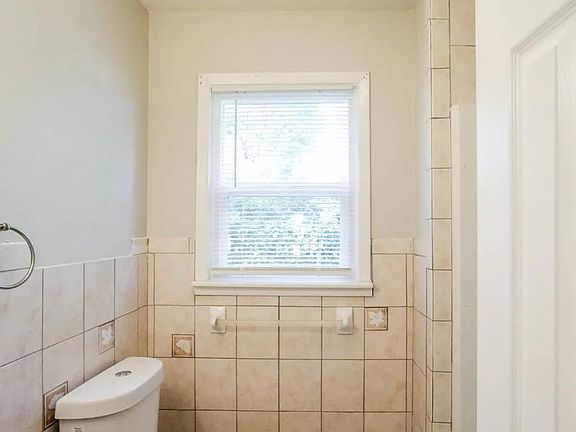 3rd image of 453 Prickly Pear Dr