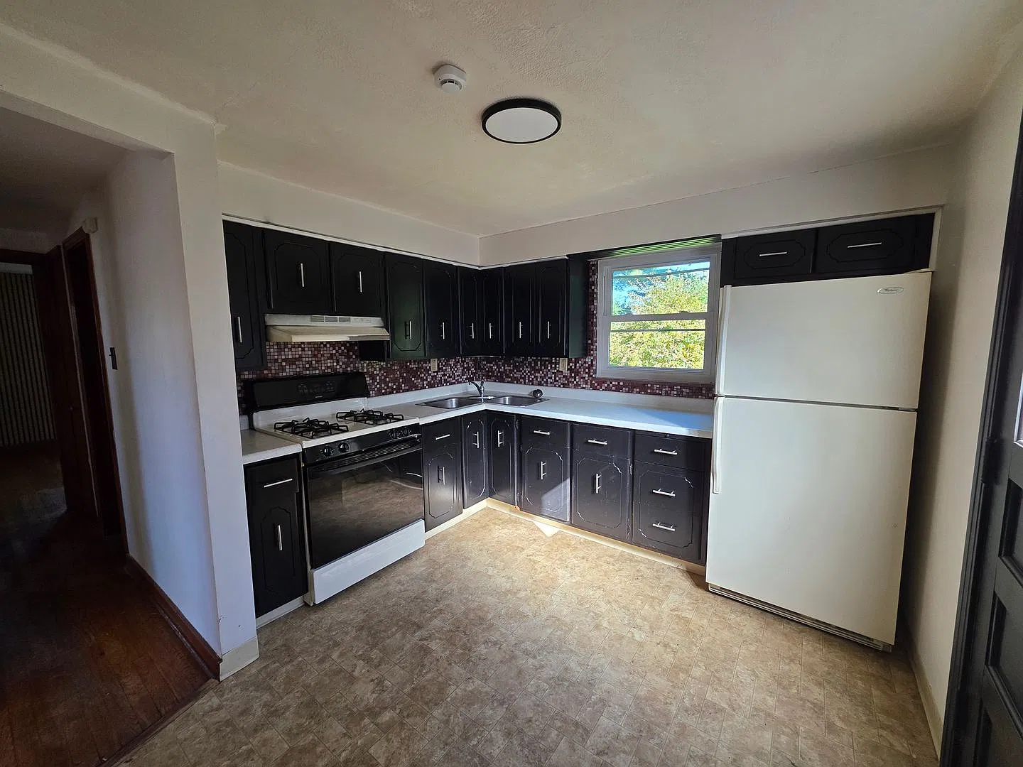 Welcome Home to this 3 Bedroom House in Homestead! — Photo 2
