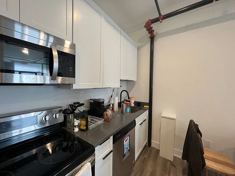 1610 W Montgomery Ave — Photo 2