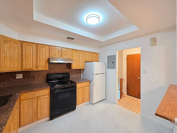 2nd image of 2605 Benson Ave Floor 3