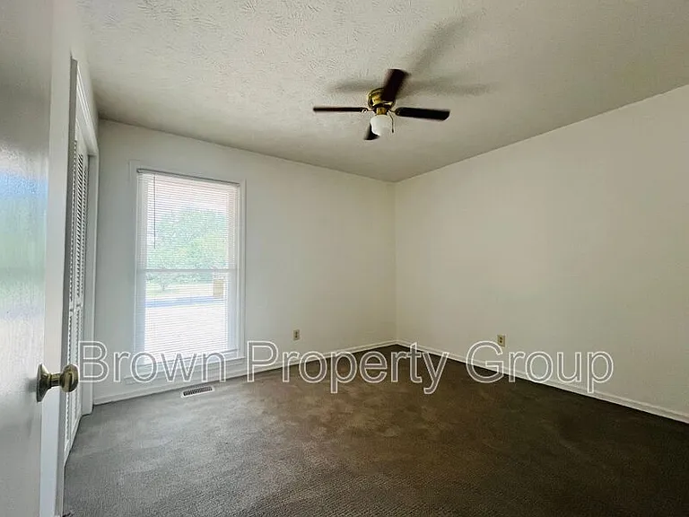6901 Woodmark Dr — Photo 9