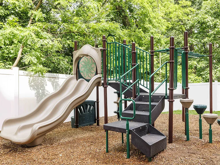 Amara at Metropark — Photo 25