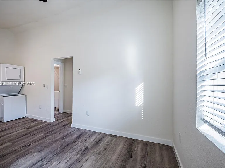 4504 Oakley St #B — Photo 8