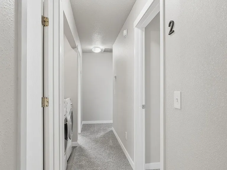 216 W 23rd Ave #C — Photo 7