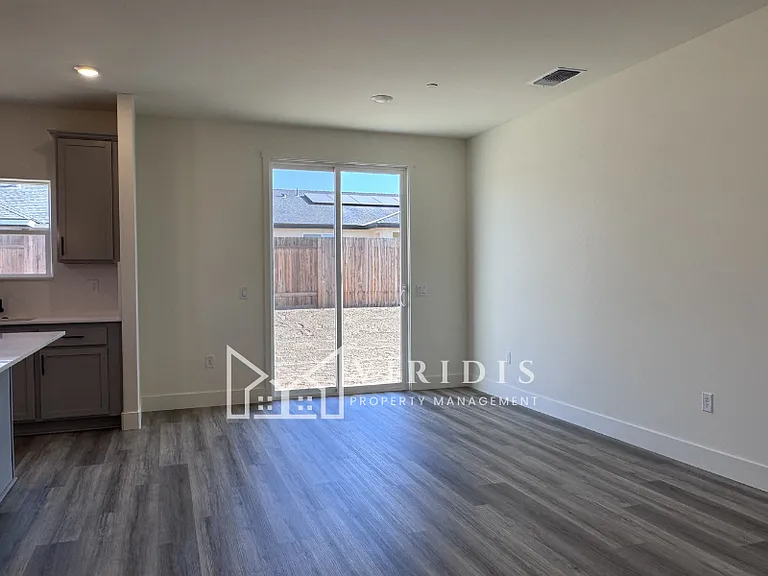 7408 Brenner Pass Way — Photo 4