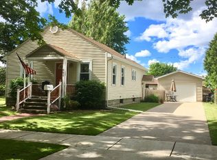 1107 Mercer St, Essexville, MI