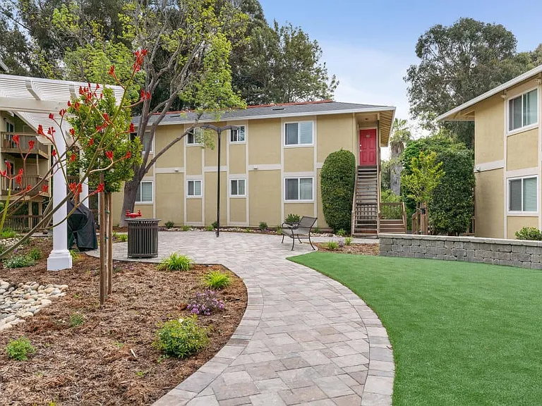 Vista Creek Apartments — Photo 10