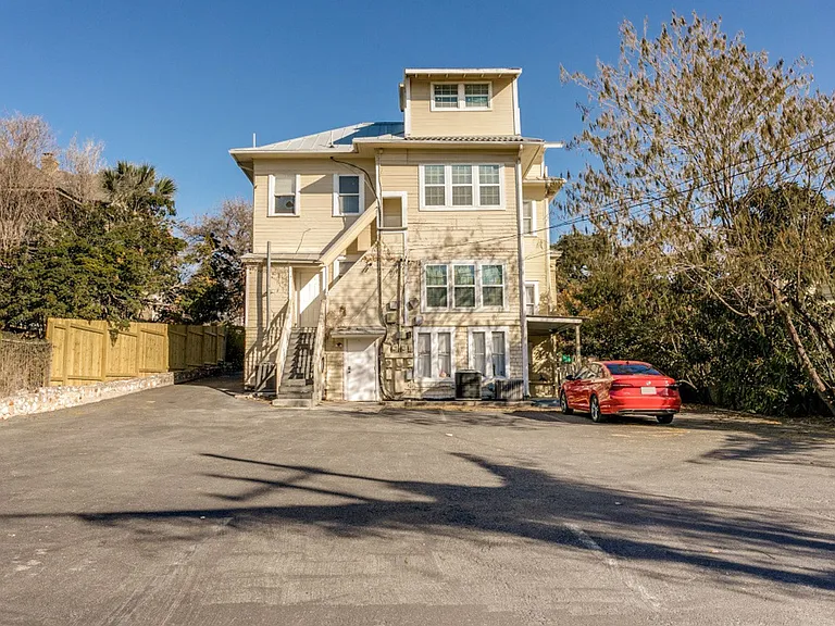130 E Craig Pl — Photo 16