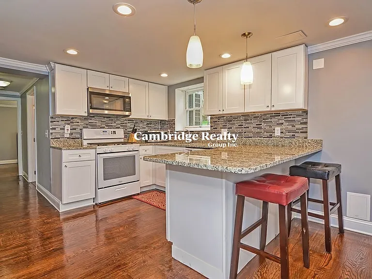 153 Bigelow St #1T — Photo 1