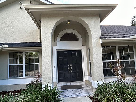 2nd image of 10142 Holcomb Ct
