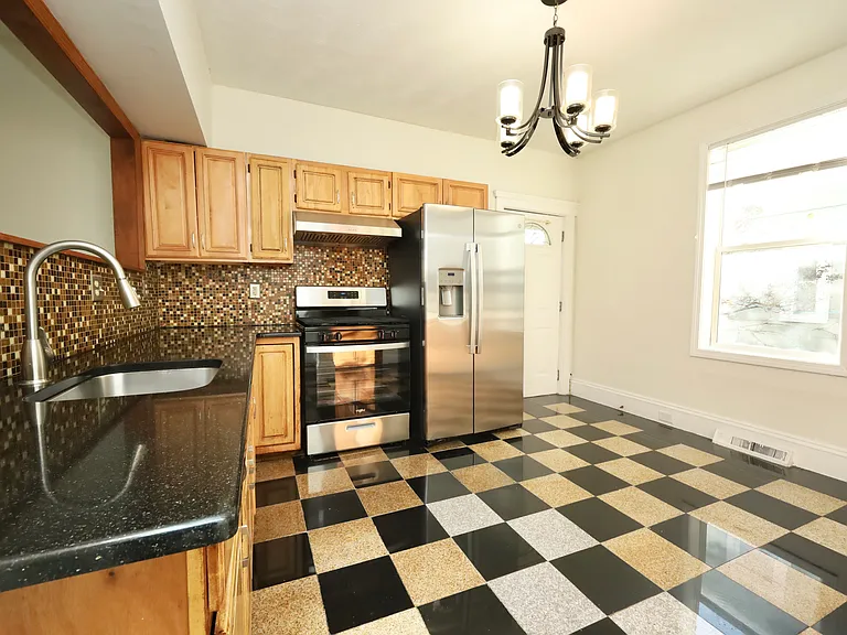 488 Pleasant St #1 — Photo 1
