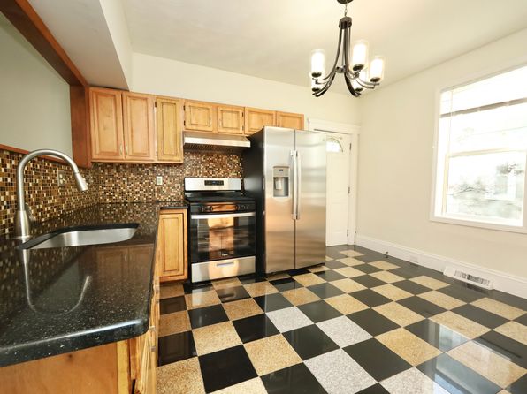 488 Pleasant St APT 1