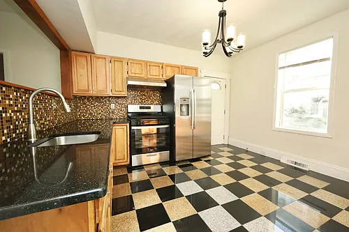 488 Pleasant St #1 Photo 1