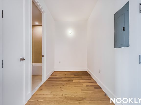 5th image of 38-38 32nd St #851