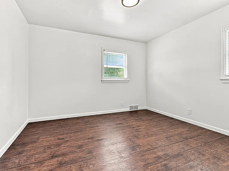167 S 12th Ave — Photo 11