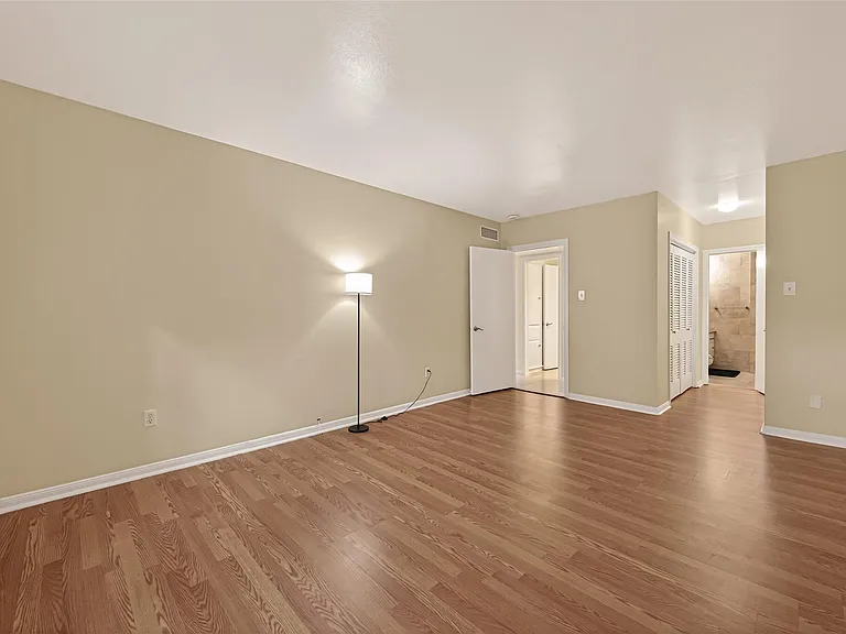 2600 Bellefontaine St #B24 — Photo 26