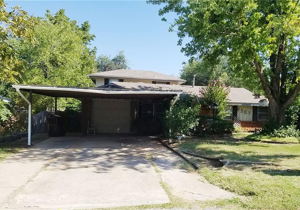 2nd image of 9307 NE 45th St