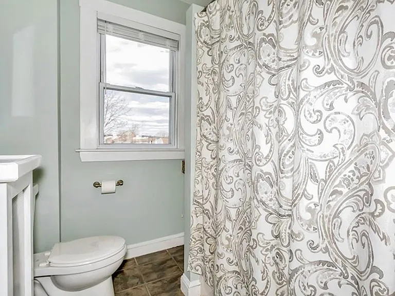 105 Adams St — Photo 10