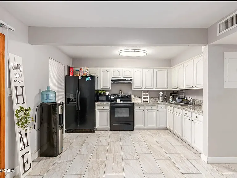 4759 W Marlette Ave — Photo 10