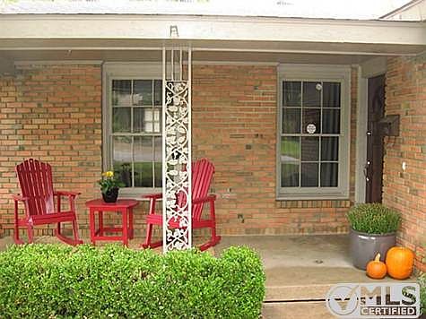 2nd image of 2067 W Lotus Ave
