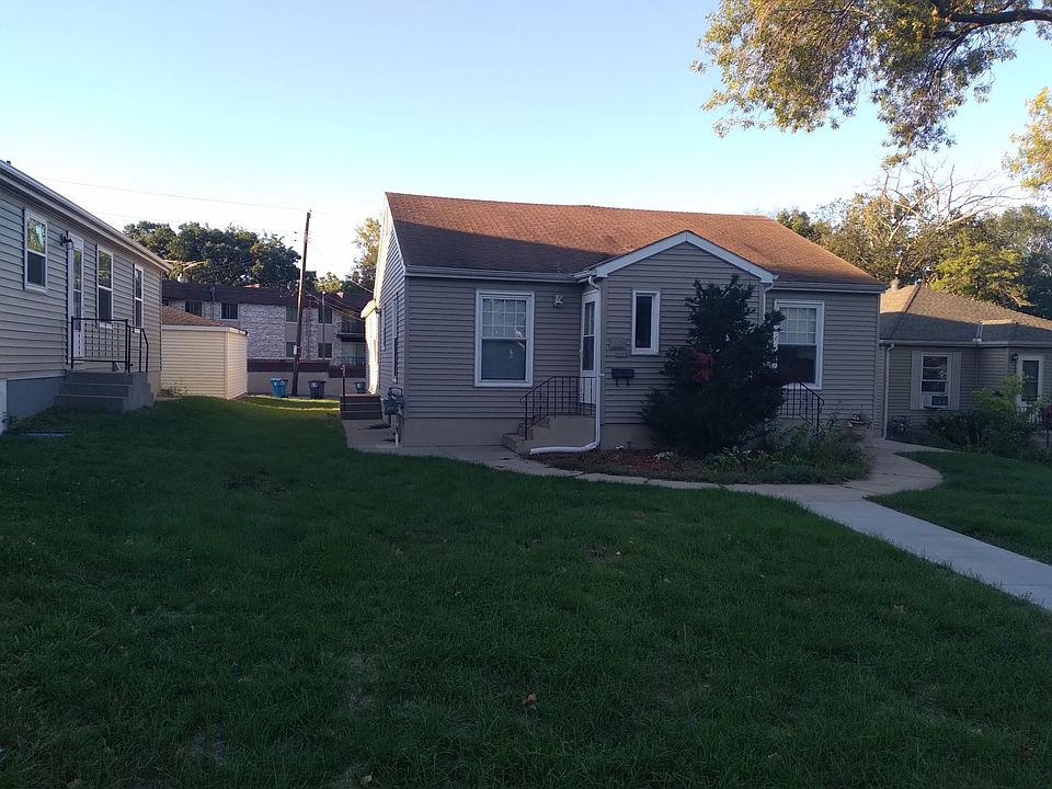 1st image of 1406 Lake St NE