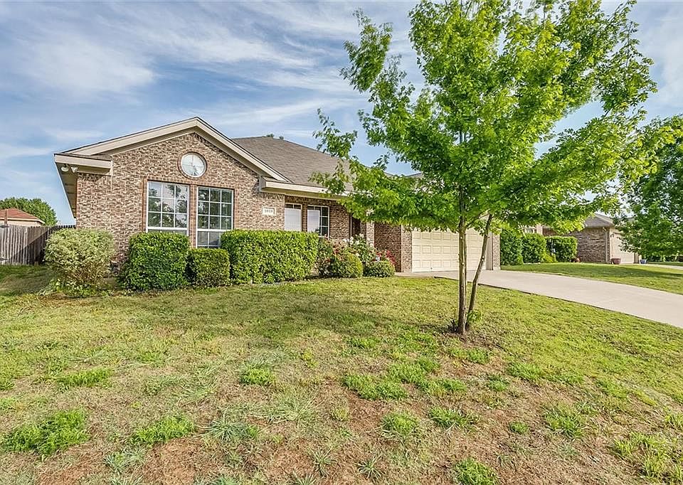 1st image of 1018 Thistle Meade Cir