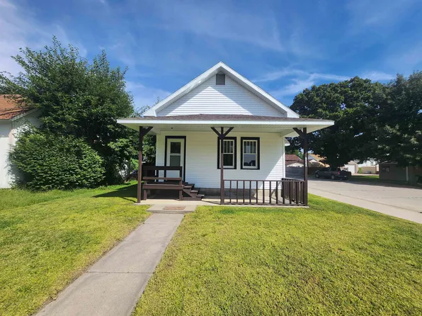 822 17th St, Gothenburg, NE 69138
