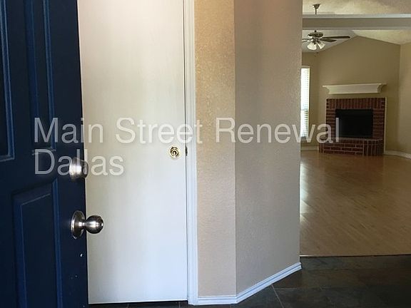 3rd image of 10245 Cypress Hills Dr