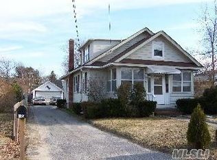 123 Merritts Pond Rd, Riverhead, NY 11901