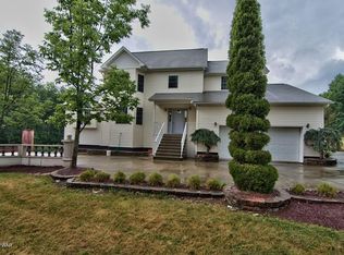 251 J J Rd, Lake Ariel, PA 18444