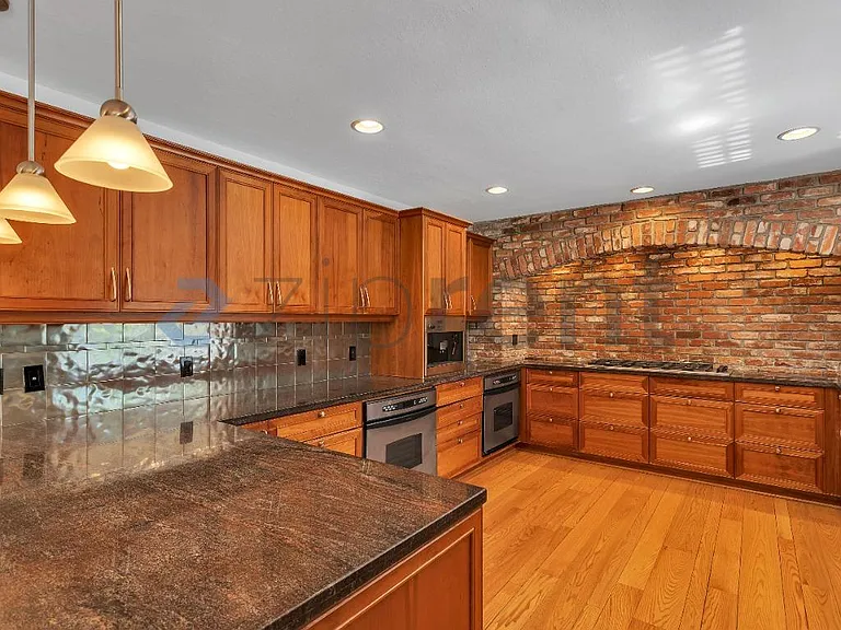 617 Hove Ct — Photo 20