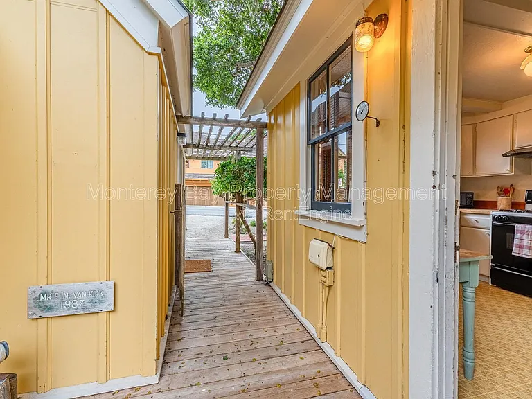759 Lighthouse Ave — Photo 30