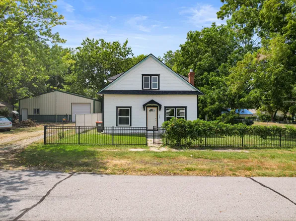 1008 S Grand St, Grove, OK 74344