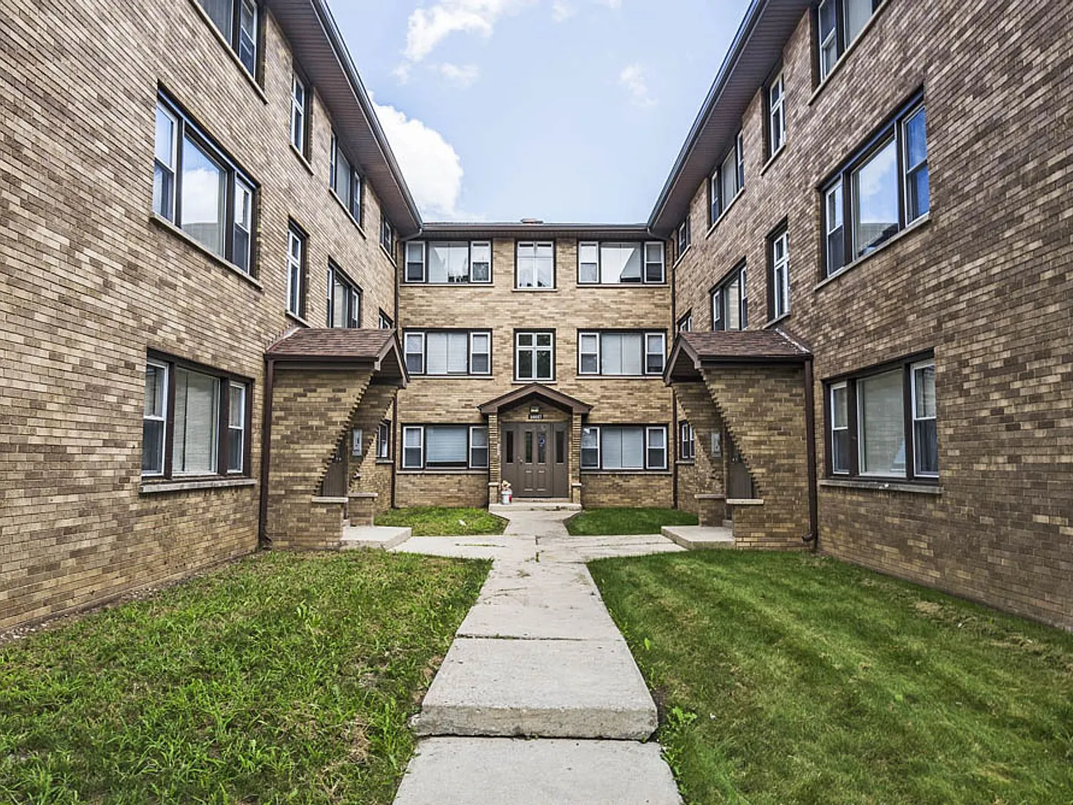 14015 S Tracy — Photo 2