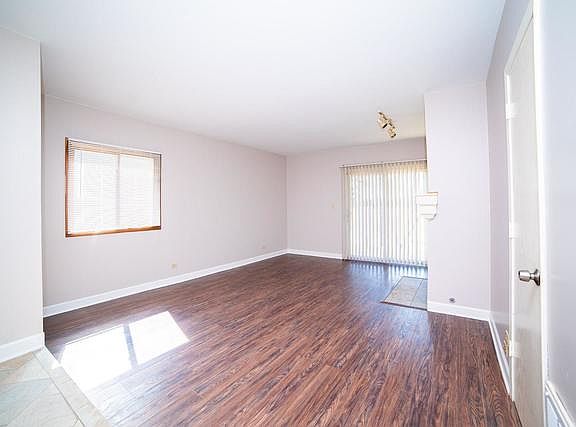 5th image of 110 Terry Dr