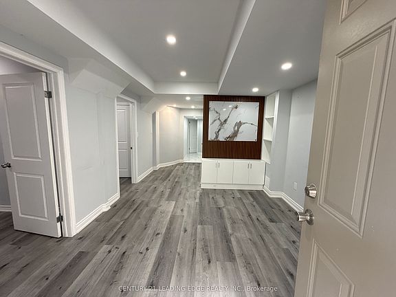 3rd image of 11 Northern Breeze Cres