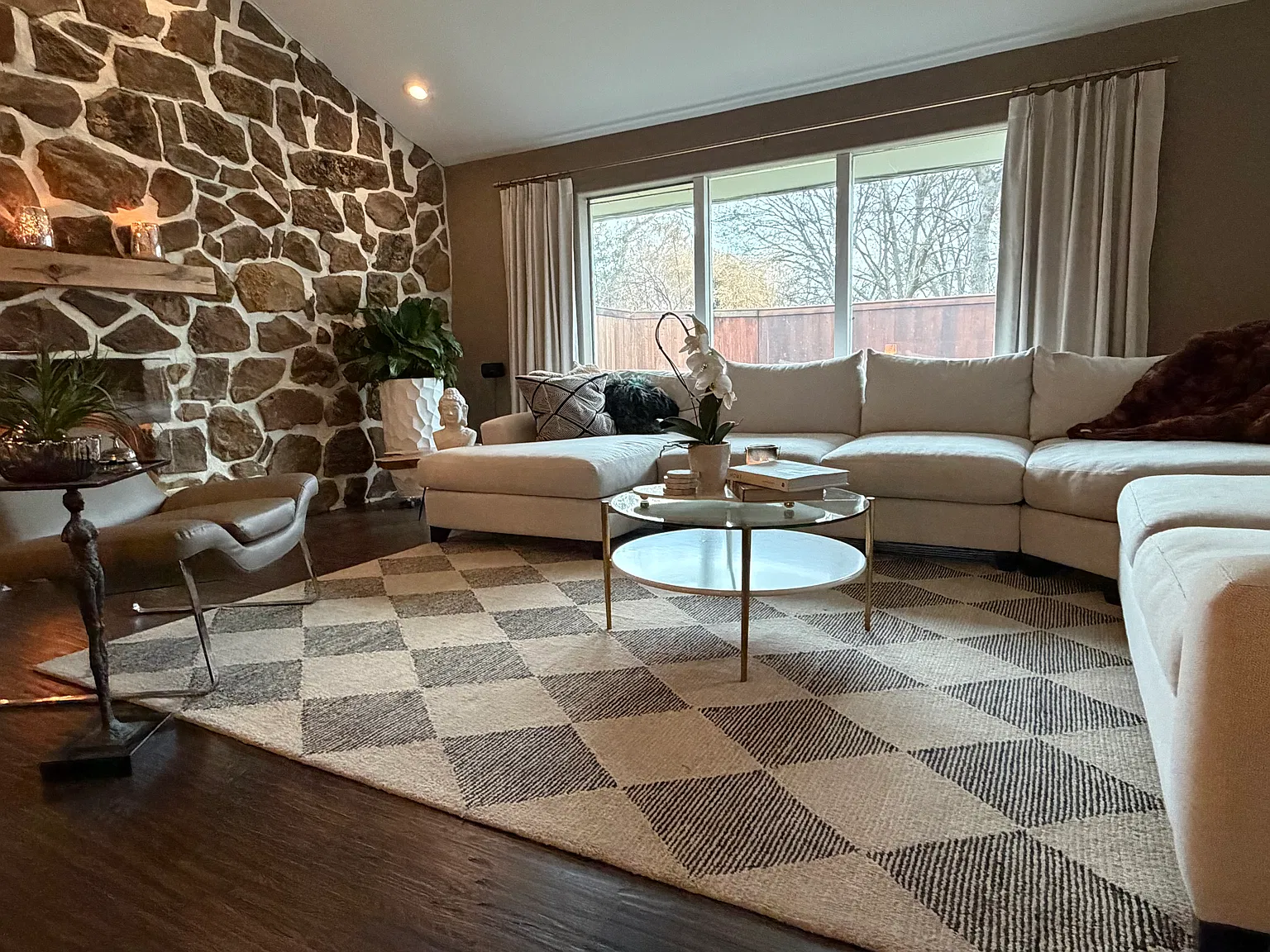 3 bed, 3.5 bath, 3020 sqft, $4,000 — Photo 1